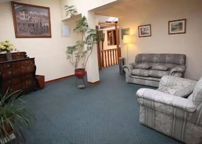 Hotel Emperador Plaza 3*