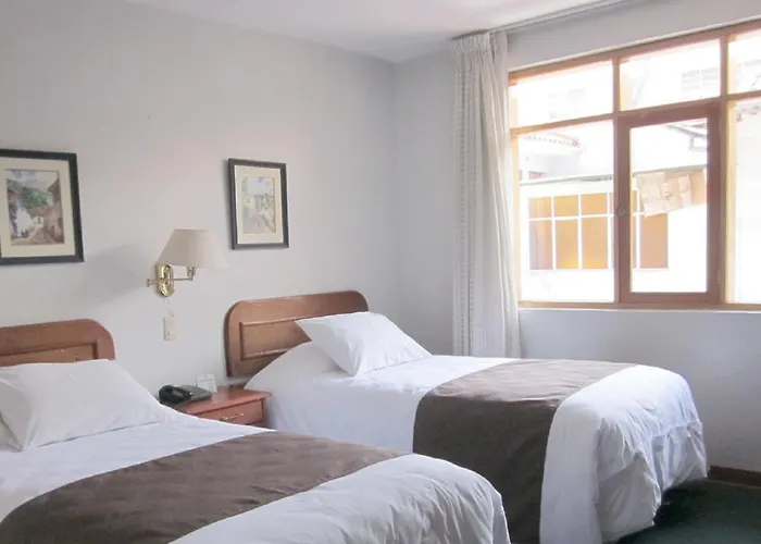 Emperador Plaza Hotel 3*